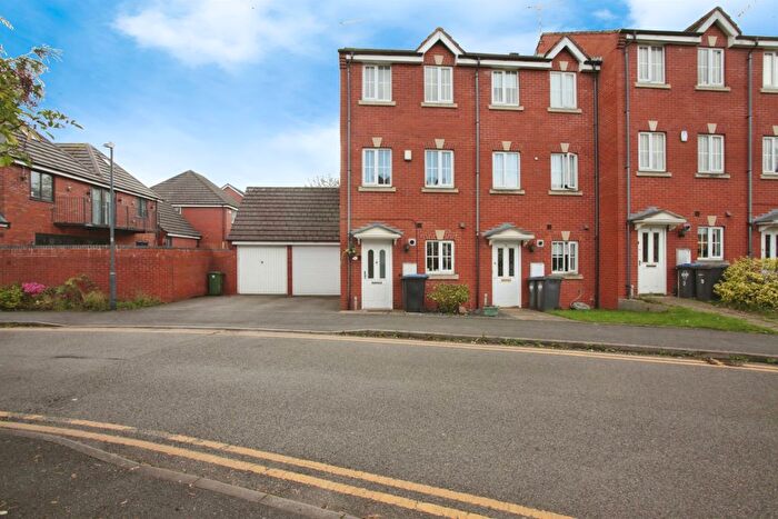 4 Bedroom Property For Sale In Aqua Place, Rugby, CV21