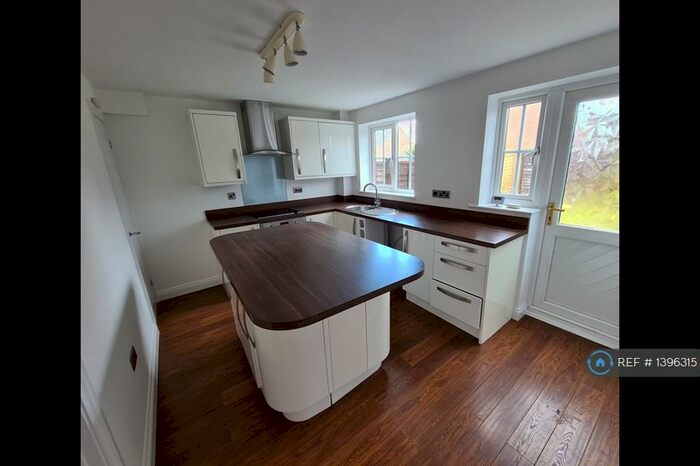 2 Bedroom End Of Terrace House To Rent In Carsworth Way, Poole, BH17