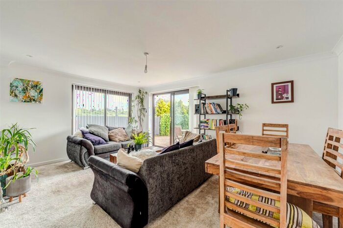 3 Bedroom End Of Terrace House For Sale In Freshbrook Road, Lancing, West Sussex, BN15