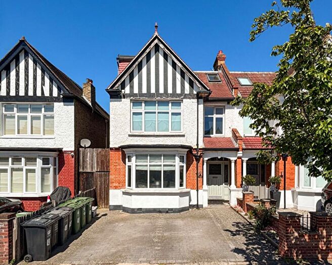 3 Bedroom Flat For Sale In Bellingham Road, London, SE6