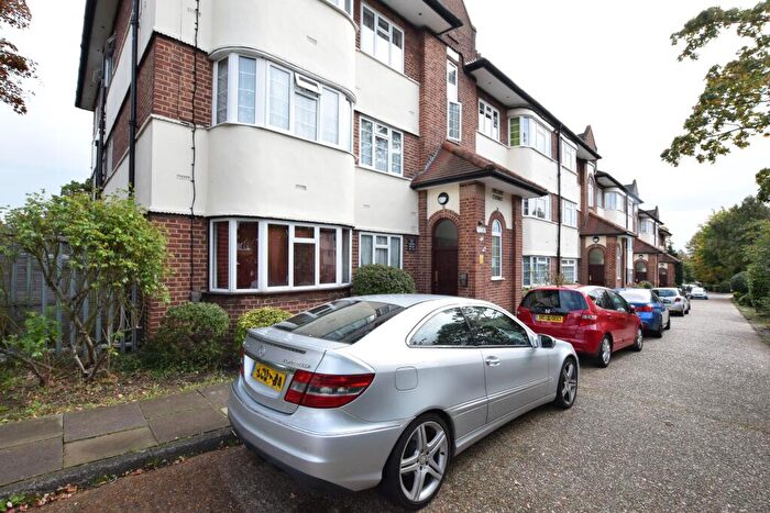 2 Bedroom Flat To Rent In Alexandra Avenue, Harrow, HA2