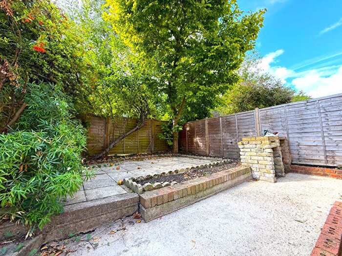 1 Bedroom Flat To Rent In Fernlea Road Balham, SW12