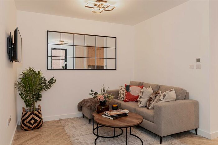 2 Bedroom Flat For Sale In Carna Court, Bell Street, Reigate, RH2