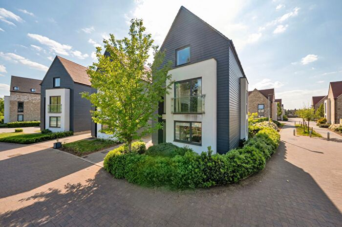 4 Bedroom Detached House For Sale In Willow Tree Drive, Waltham Cross, EN8