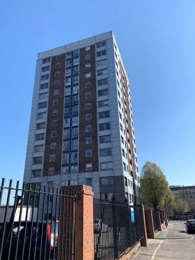 3 Bedroom Flat To Rent In Bispham House, Lace Street, Liverpool, L3