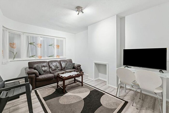 2 Bedroom Flat To Rent In Morena Street, Catford, SE6