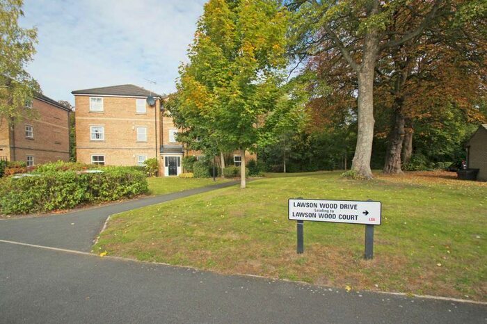 2 Bedroom Flat To Rent In Lawson Wood Drive, Woodlea Park, Meanwood, Leeds, LS6
