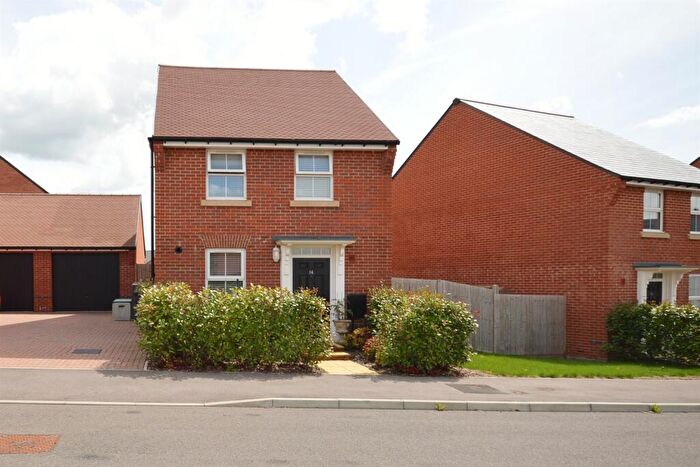 3 Bedroom Detached House To Rent In Hamilton Way, Westhampnett, Chichester, PO18