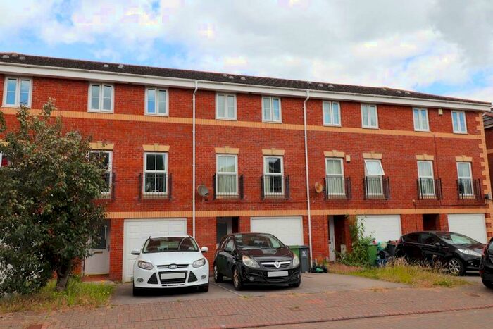 3 Bedroom Town House To Rent In Heol Dewi Sant, Heath, Cardiff, CF14