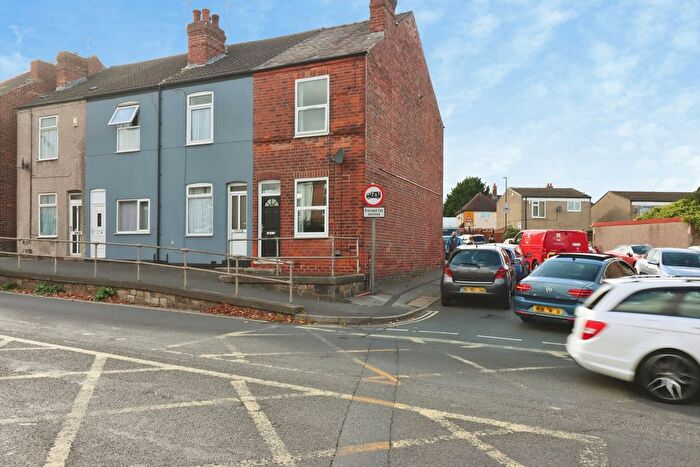 2 Bedroom End Terrace House For Sale In Derby Road, Chesterfield, Derbyshire, S40