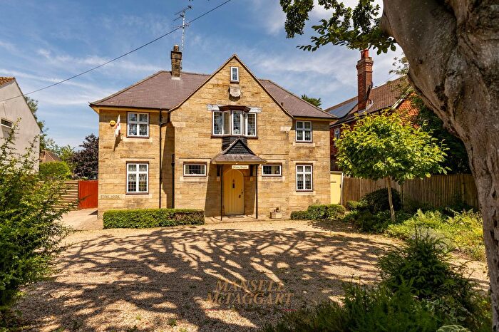 5 Bedroom Detached House For Sale In London Road, East Grinstead, RH19