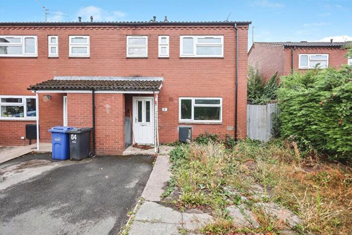 3 Bedroom End Of Terrace House For Sale In Dean Close, Stourbridge, DY8