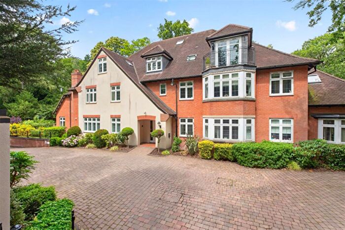 2 Bedroom Apartment For Sale In Streetly Lane, Sutton Coldfield, B74