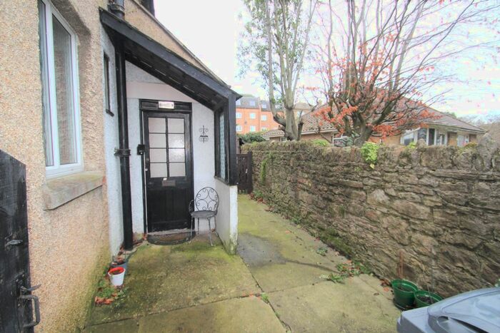 2 Bedroom Flat To Rent In Barfield, Ryde PO33