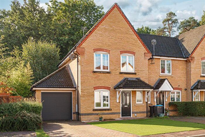 3 Bedroom End Of Terrace House For Sale In William Gardens, Smallfield, Horley, RH6