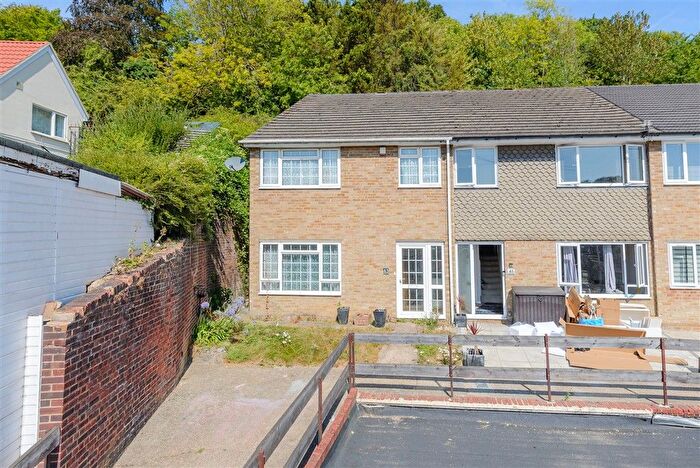 3 Bedroom End Of Terrace House For Sale In Princes Avenue, Walderslade, Chatham, Kent, ME5