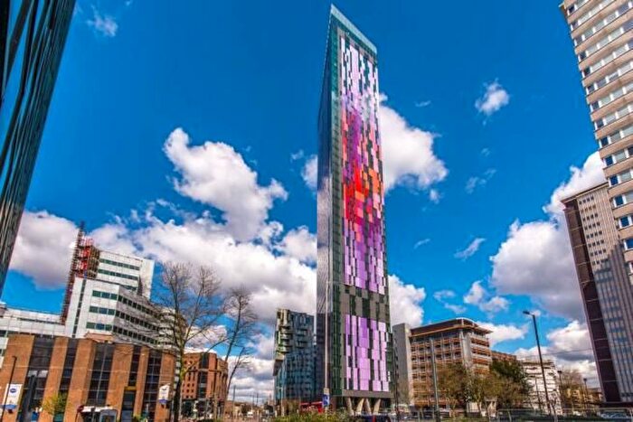 2 Bedroom Flat To Rent In Saffron Square, Wellesley Road, Croydon, CR0