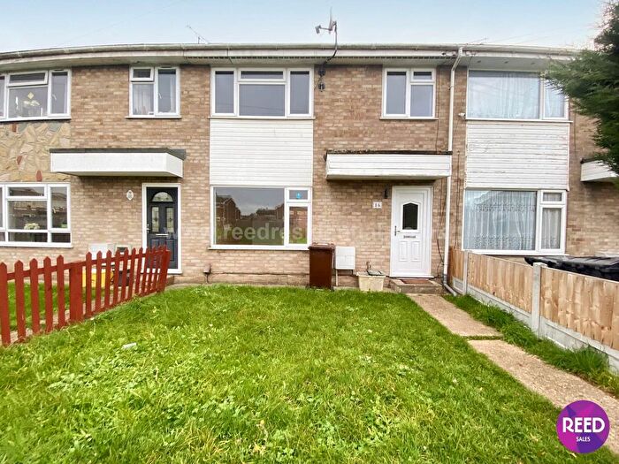 3 Bedroom Property To Rent In Walkways, Canvey Island, SS8