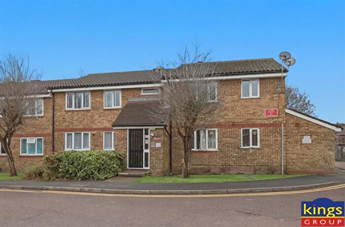 1 Bedroom Flat For Sale In Luther King Close, London, E17