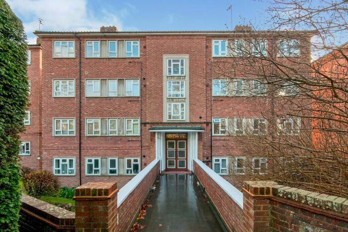 2 Bedroom Flat To Rent In Varndean Road, Brighton, BN1