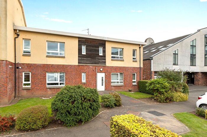 2 Bedroom Flat For Sale In / New Mart Place, Edinburgh, EH14