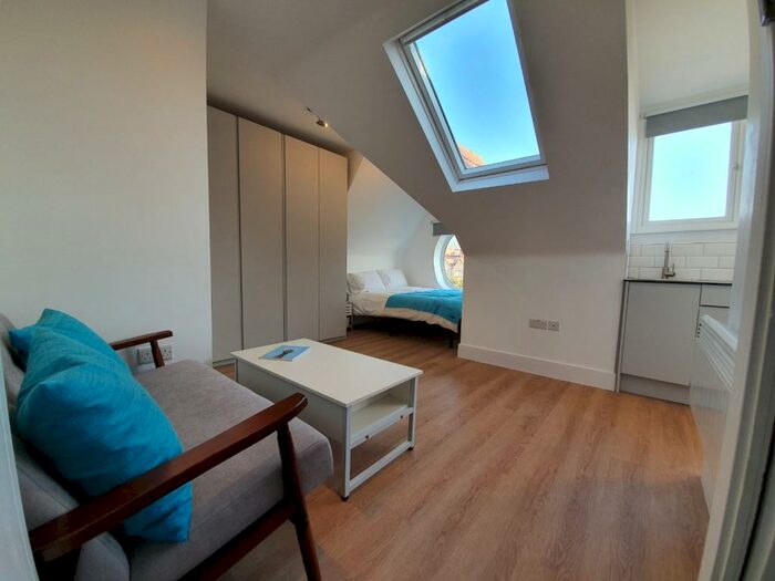 Studio To Rent In St Andrews Road, London, NW11