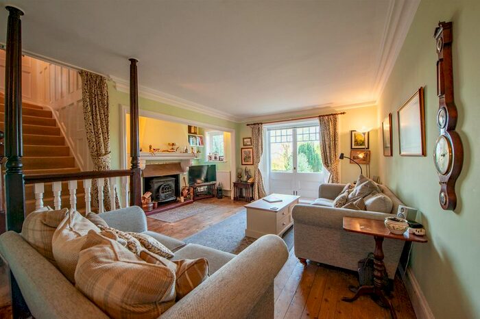 5 Bedroom Detached House For Sale In Ruckinge Road, Hamstreet, Ashford, TN26 - Photo 3