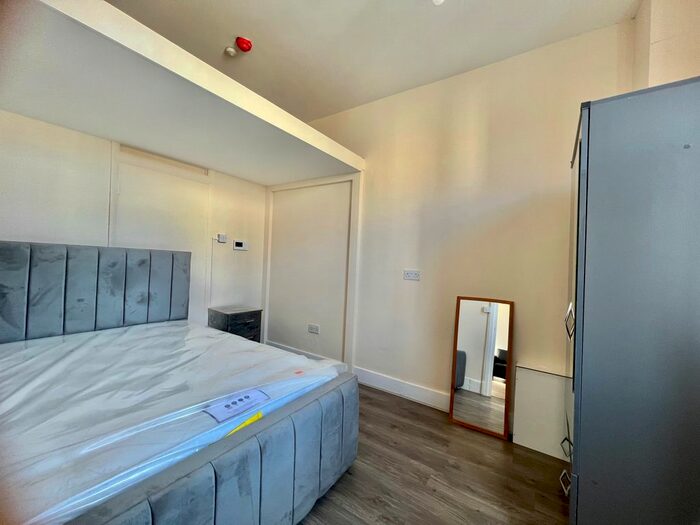 1 Bedroom Flat To Rent In Cromwell Road, London, SW5