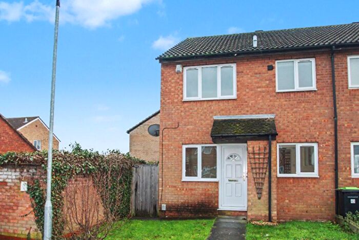 1 Bedroom Cluster House To Rent In Alburgh Close, Bedford, Bedfordshire, MK42