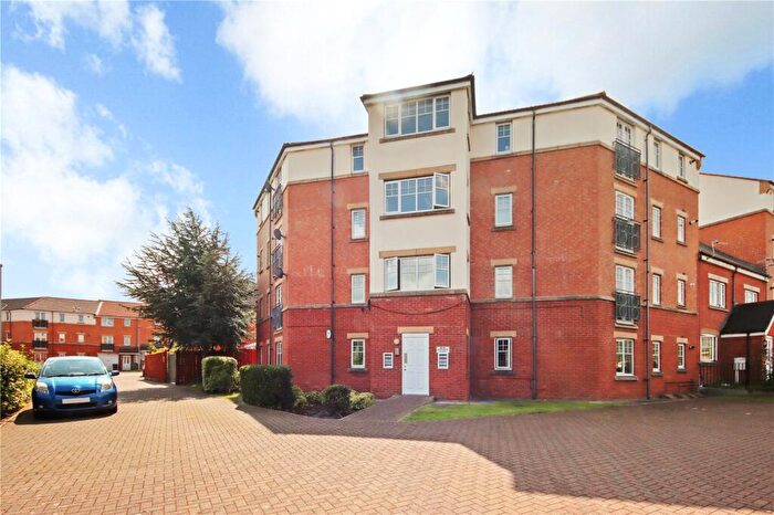 2 Bedroom Flat To Rent In Redgrave Close, St James Village, Gateshead, NE8