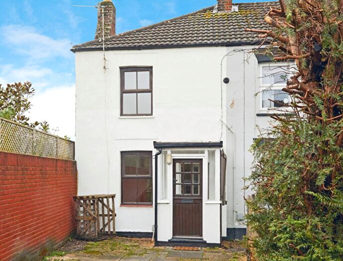 2 Bedroom End Of Terrace House For Sale In Clifton Row, West Street, Salisbury, SP2