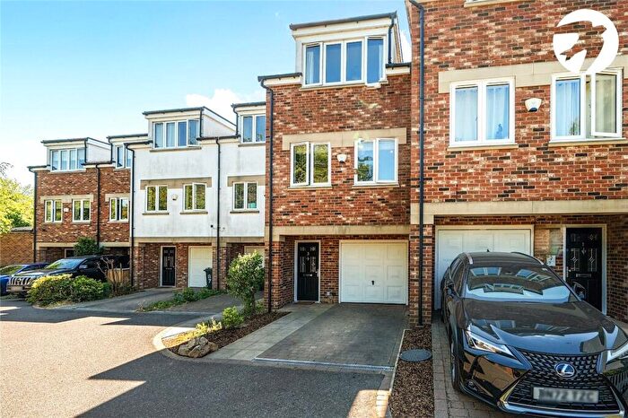 3 Bedroom Terraced House For Sale In Charles Street, Greenhithe, Kent, DA9