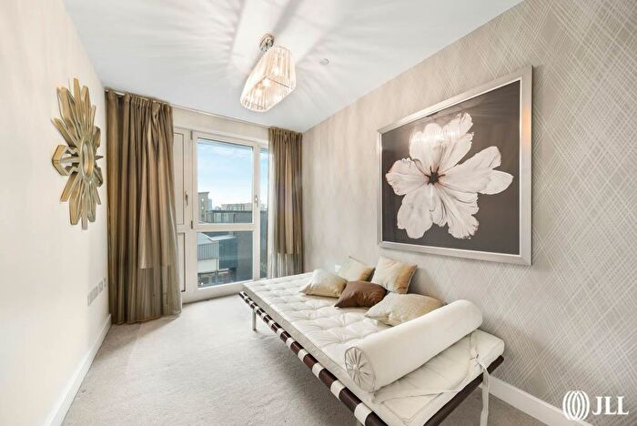 3 Bedroom Apartment To Rent In Marner Point, London, E3