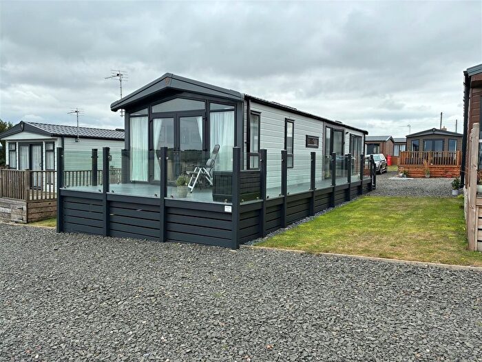 2 Bedroom Mobile/park Home For Sale In Honeysuckle Park, Widdrington, Morpeth, NE61