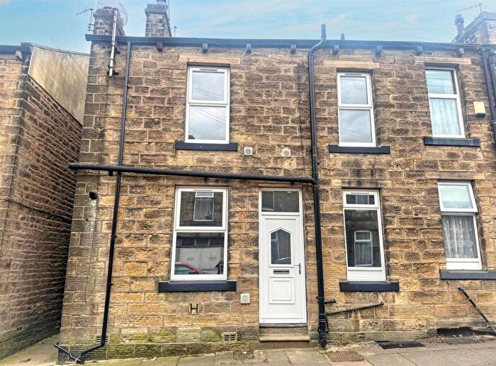 2 Bedroom End Of Terrace House For Sale In Aire View, Silsden, BD20