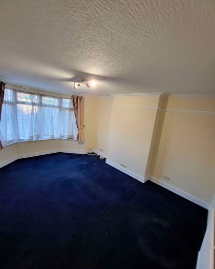 1 Bedroom Maisonette To Rent In Pinner View, HA1