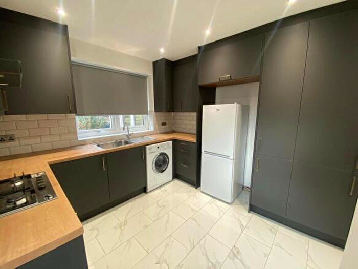 3 Bedroom Semi-Detached House To Rent In Iveson Drive, Leeds, West Yorkshire, LS16