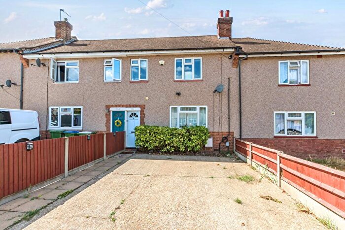 3 Bedroom Terraced House For Sale In Ridge Way, Crayford, Dartford, DA1