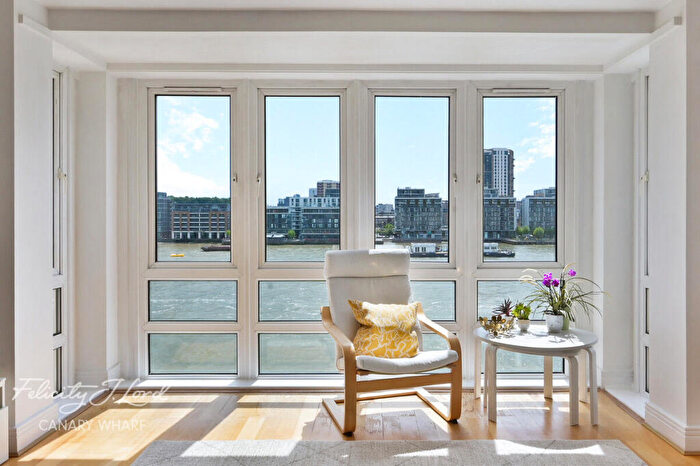 2 Bedroom Flat For Sale In St Davids Square, London, E14