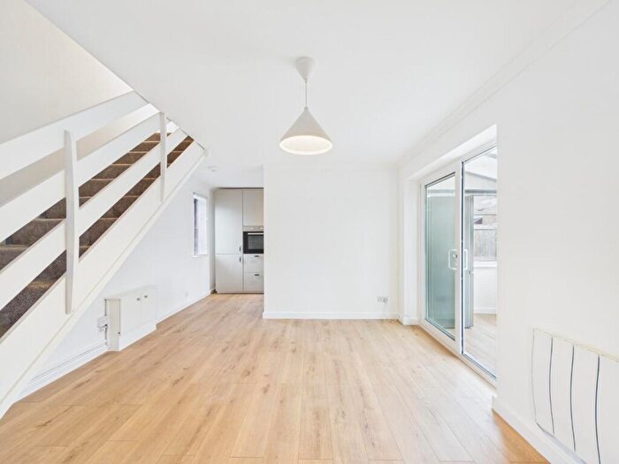 1 Bedroom House For Sale In Whiteway Road, Bristol, BS5