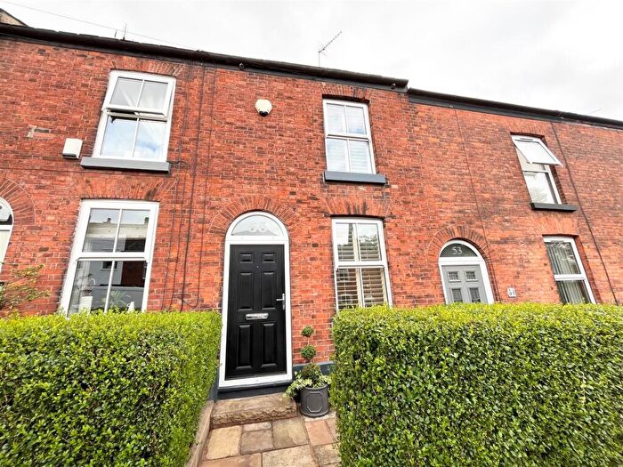 2 Bedroom House To Rent In Brook Street, Macclesfield, SK11