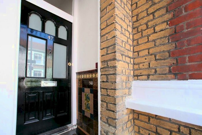 1 Bedroom Apartment To Rent In Princess May Road, London, N16