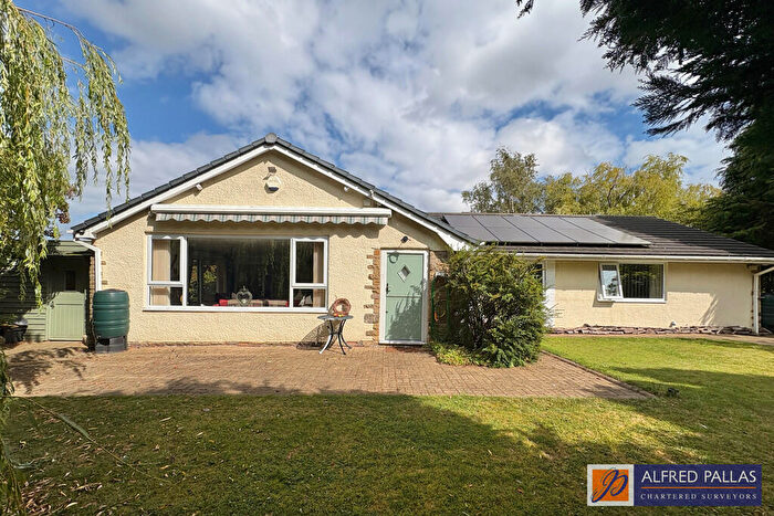 4 Bedroom Detached Bungalow For Sale In South Street, East Rainton, DH5