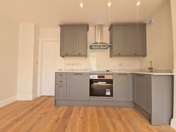 1 Bedroom Flat To Rent In Butchers Row, Banbury, Oxon, OX16