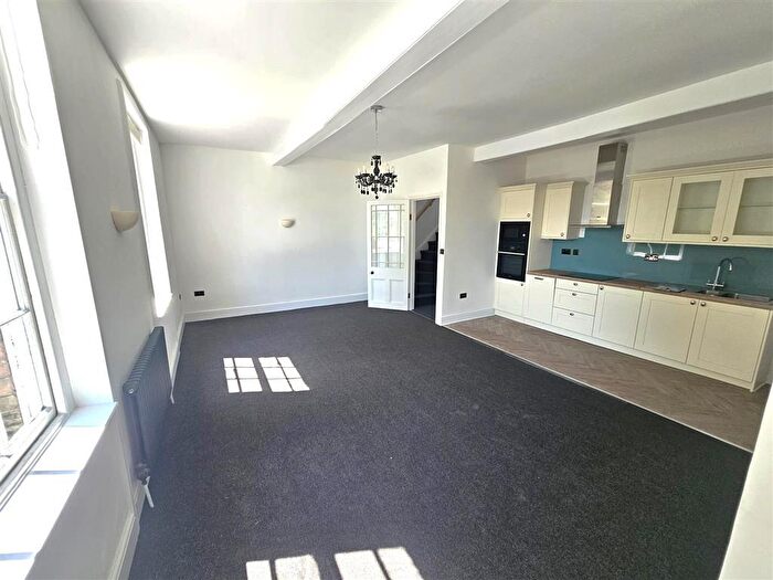 3 Bedroom Town House To Rent In South Brink, Wisbech, PE13