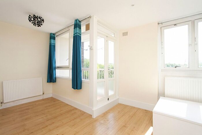 5 Bedroom Flat To Rent In Carlton Vale, London, NW6
