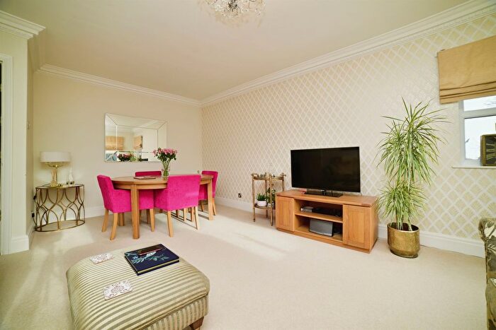 2 Bedroom Flat For Sale In Grayburn Court, Beverley, HU17