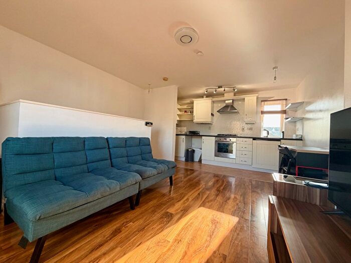 2 Bedroom Flat To Rent In Topper Street, Cambridge, CB4