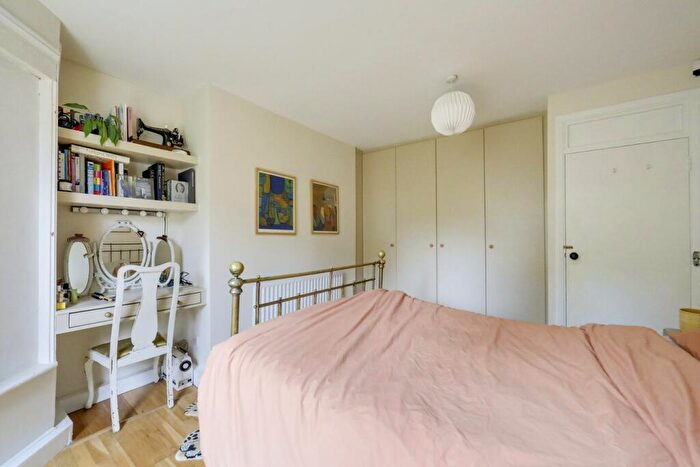 2 Bedroom Flat For Sale In Manor Park, Hither Green, London, SE13