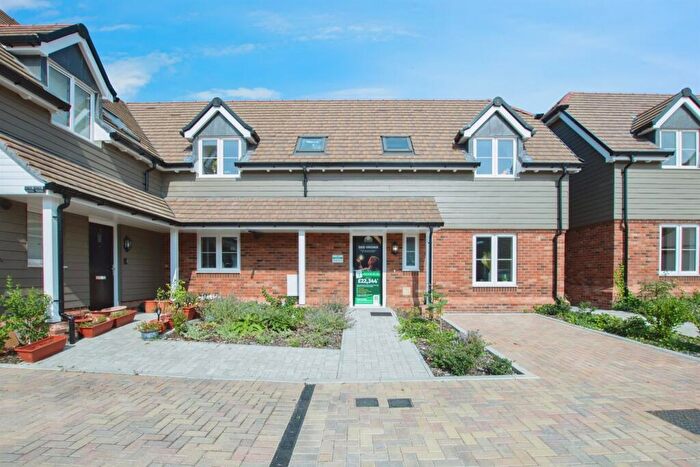 4 Bedroom Semi-Detached House For Sale In Edmondsham Road, Verwood, BH31